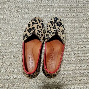 Gorgeous Spring Step Leopard Print Flats. Excellent Condition.
